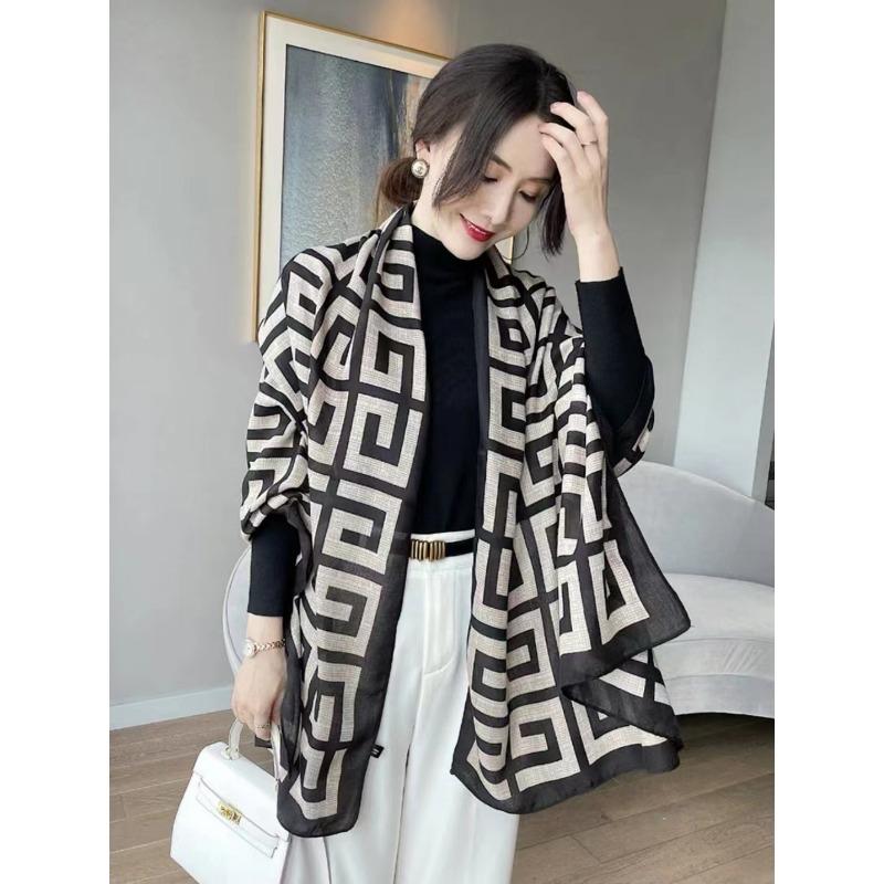 Neue Damenschals Frühling und Herbst zum Verschenken an Mütter im Alter Geschenk Schal dünne Abteilung aus Simulationsseide Gaze Schal Schal