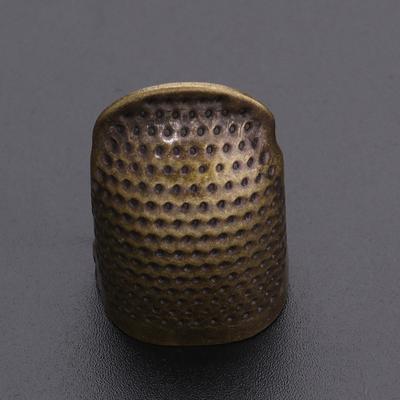 Wysokiej jakości antypoślizgowy naparstek z haftem, vintage, metalowy, z otwartym bokiem, miedziany pierścień na długie paznokcie, regulowany krój, wgłębiony design, do szycia