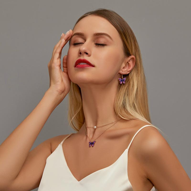 Elegant Pearl Teardrop Necklace & Stud Earrings Set for Bridal