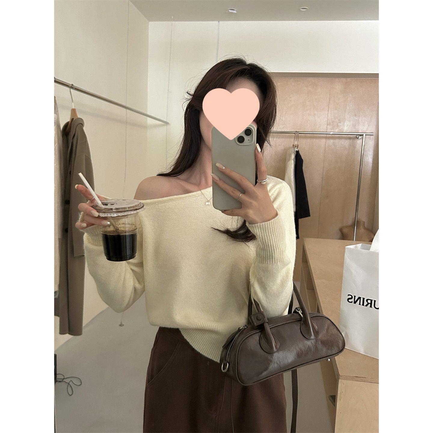 

Korean Style Gray One-Shoulder Sweater Knitwear - Women s Slim Fit Off-the-Shoulder Autumn Chic Top One Size