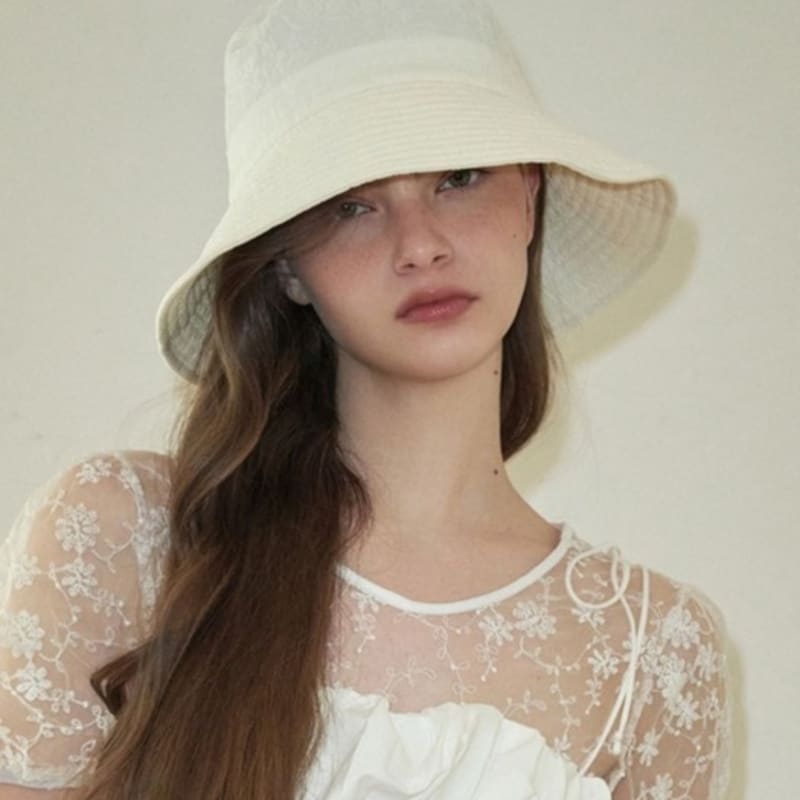 

МИССИС КОНЖИ слоновая кость ivory