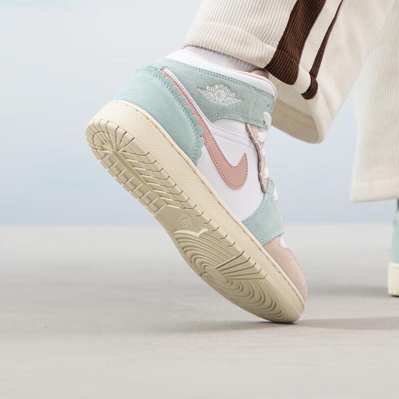 New Jordan 1 Mid SE Pink Oxford GS DZ5361-100