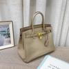 Borsa a tracolla da donna in pelle di vacchetta pressata effetto coccodrillo verniciata platino con tracolle per pendolari di grande capacità fonte