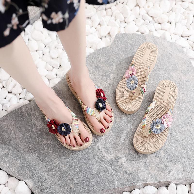 Summer New 2025 Sandals Flip Flop Beach Slipper With Stylish Fashion Comfortable Flat Cute Slippers For Women Platform Hot