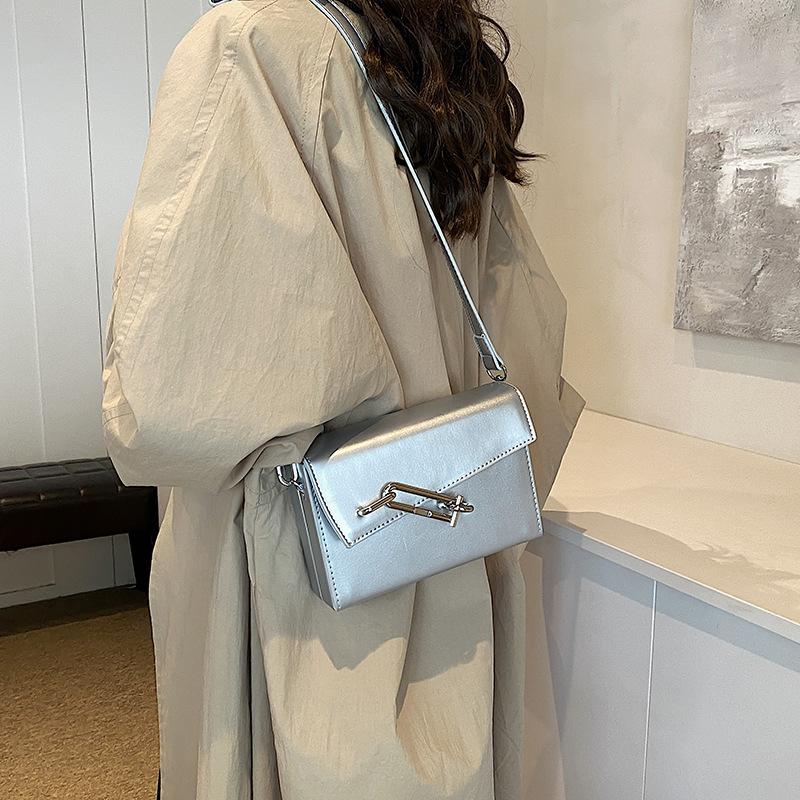 Women's bag fashion square simple pu niche design women's small square bag 24 new commuter literary shoulder messenger bag