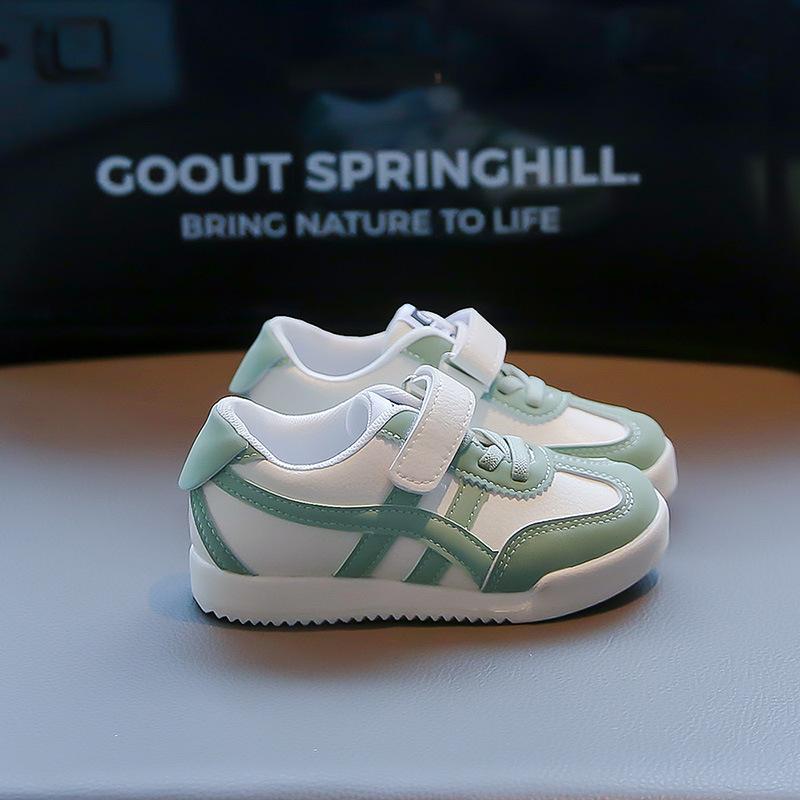 

Детская кожаная спортивная обувь, новые весенние и осенние туфли с низким берцем для девочек на липучке, корейская версия повседневной обуви для мальчиков 26 зелёный