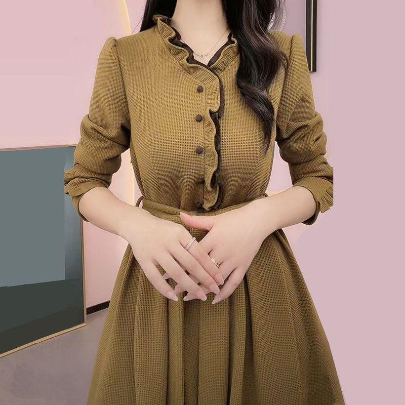 

Стильное платье миди с плиссировкой, на пуговицах, осенне-зимнее, с длинным рукавом, женская одежда А-силуэта, для работы, бандажное, элегантное, с V-образным вырезом M жёлтый