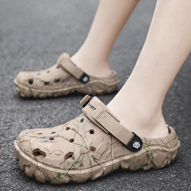 Men's Sandals Non-slip Textured Sole EVA Clogs with Adjustable Strap Durable Outdoor Daily Wear Slippers