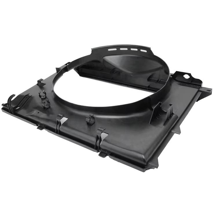 17101438457 passar kylflänsramen för 5-serie E39-modeller 525i, 528i och 530i.