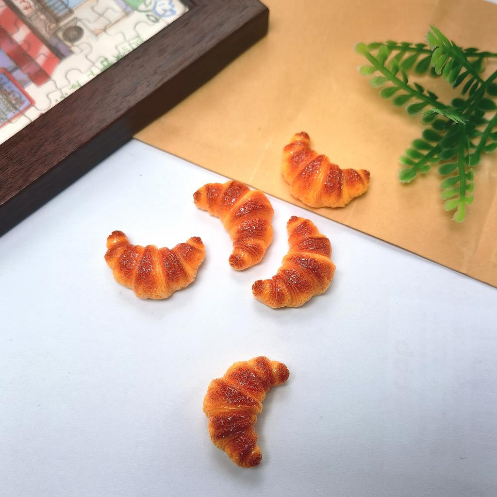 New Fashion 100Pcs/Lot 18*25MM Miniature Doll House Bread Food Model Flatback Resin Cabochons for Scrapbooking Crafts Decor