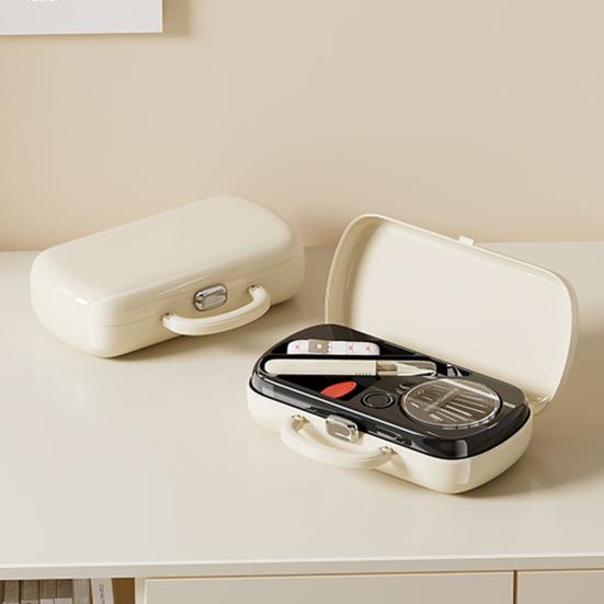 Přenosná šicí sada 16 barev nití Jehly Nůžky Náprstek Metr Navlékač Jehly Sada Šicích Potřeb v Krabičce na Cestování Domácí Opravy Řemeslné Projekty