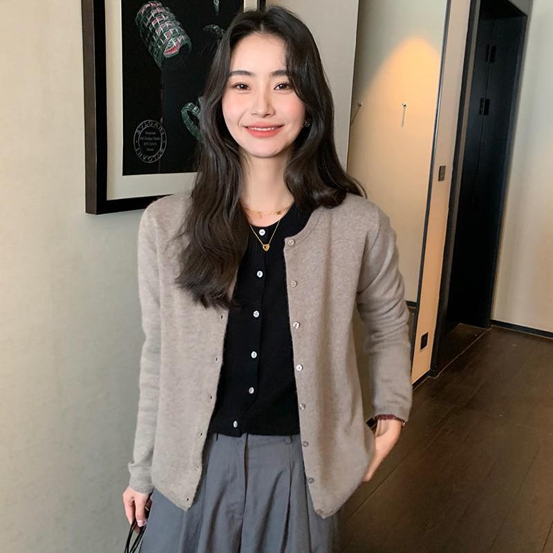 Womens Cashmere Blend Cardigan Round Neck Long Sleeve Short Sweater Fall Winter Solid Color Top Layering Knitwear