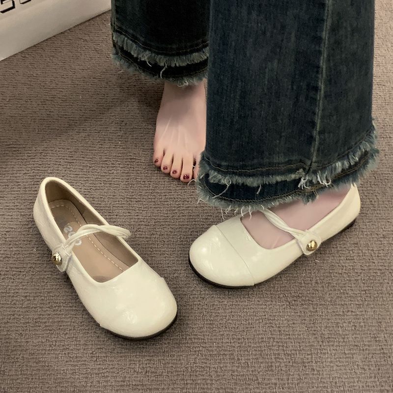 Round head Velcro Mary Jane shoes women's 2025 summer new Korean version evening breeze with skirt flat women's single shoes