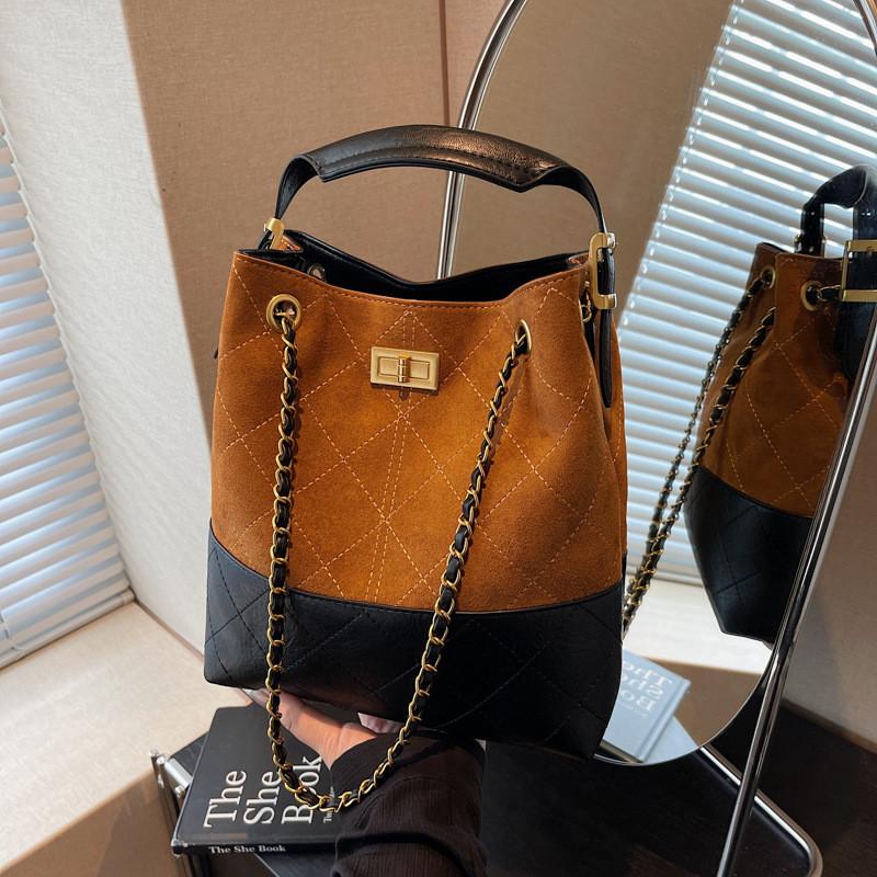 Elegant Pu Crossbody Bag With Quilted Chain Strap For Daily Office Use