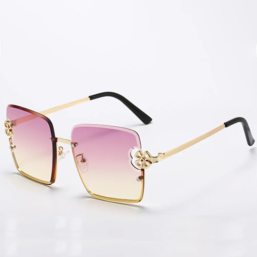 Retro Women Hollowed Flower Sunglasses Large Square Fashion Glasses Anti Glare UV Protection Stylish Accessories