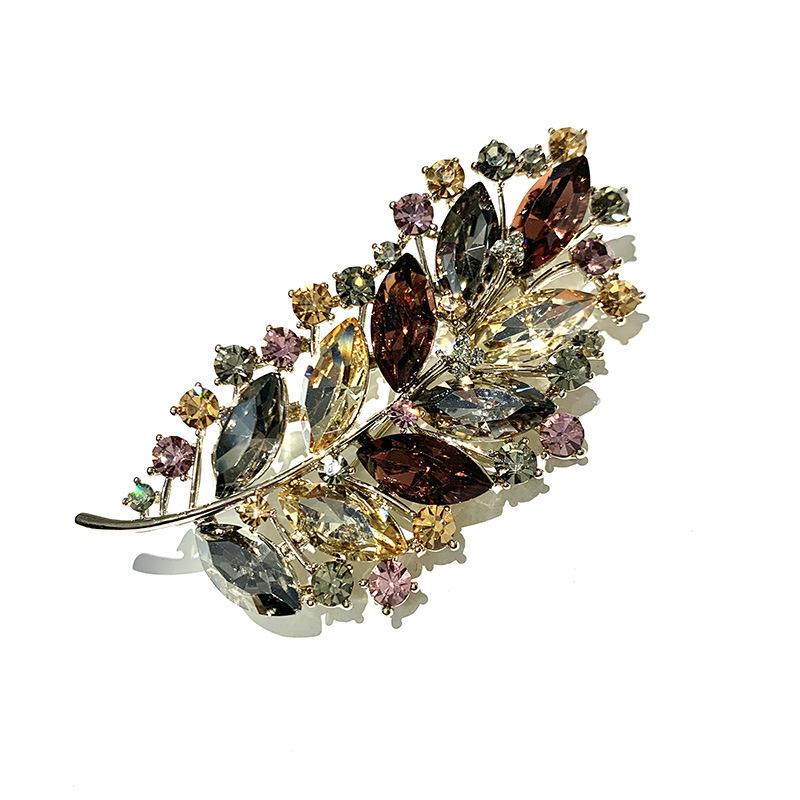 Artistic Retro Crystal Leaf Brooch - Luxury Women's Corsage Pin for Elegant Suits