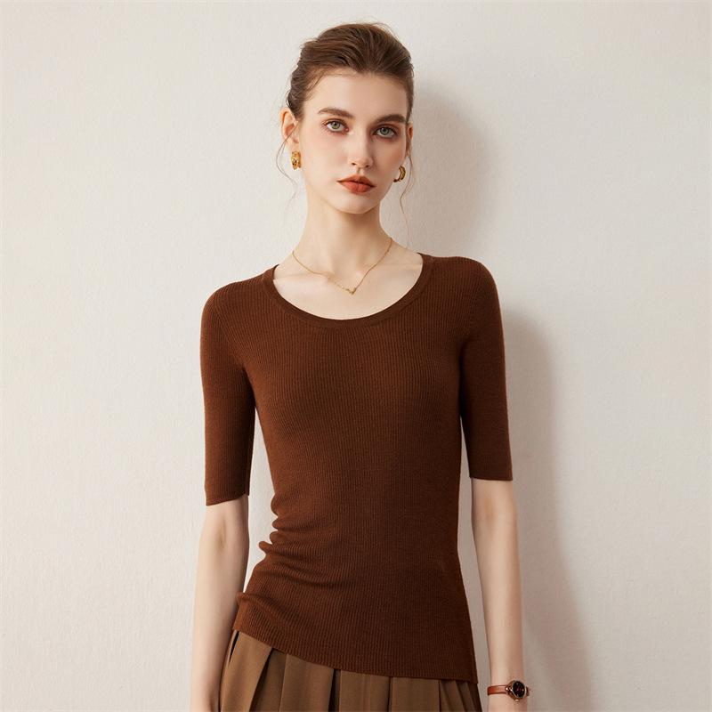 2026 Autumn/Winter Women's Slim Fit Five-Sleeve Wool Sweater, Round Neck