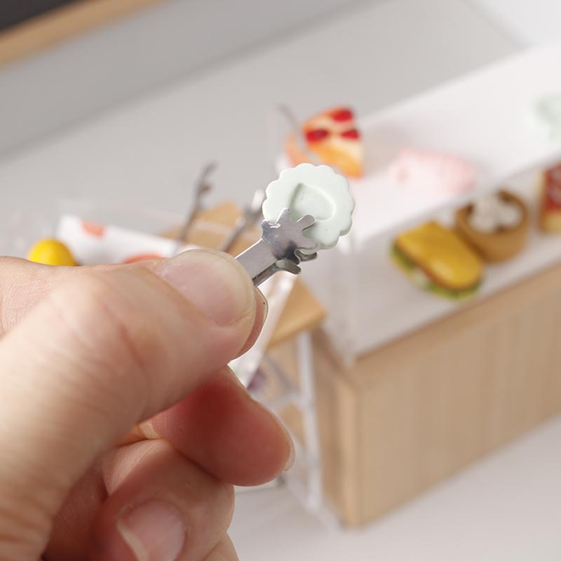 1:12 1:6 Dollhouse Miniature Metal Tongs Food Clip Bread Tongs Model Tableware Cookware Kitchen Utensils Tools Kids Toys