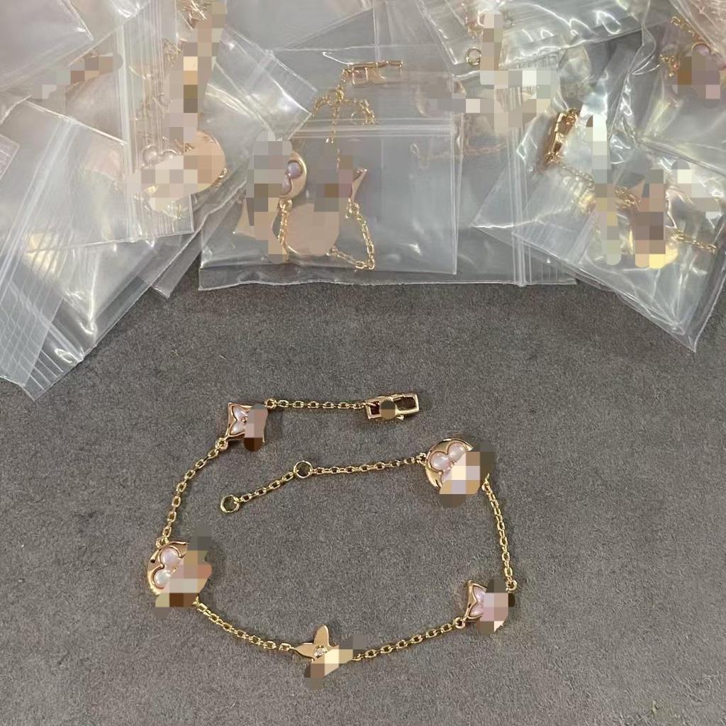 Luxusní sada náhrdelníku a náramku LV Clover & Flower z perleti