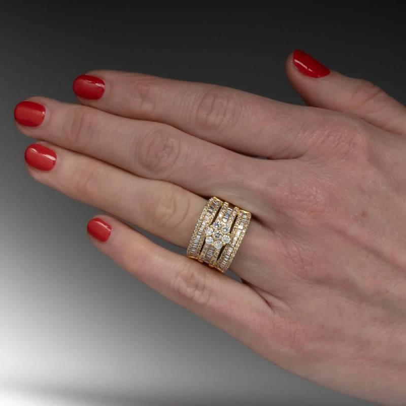 Huitan Gorgeous Women Ring Gold Color Full Bright Cubic Zirconia Fashion Accessories for Wedding Party Statement Lady Jewelry