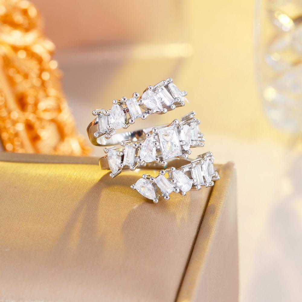 

Ювелирные изделия CMM, блестящее прозрачное кольцо с несколькими фианитами серебряного цвета, геометрическое регулируемое кольцо для коктейльной вечеринки для женщин серебряный