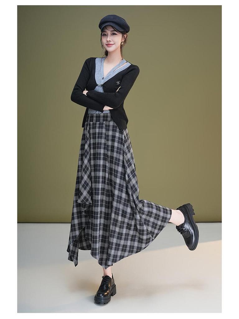Autumn 2025 High-Waisted Irregular Black & White Plaid Skirt for Women