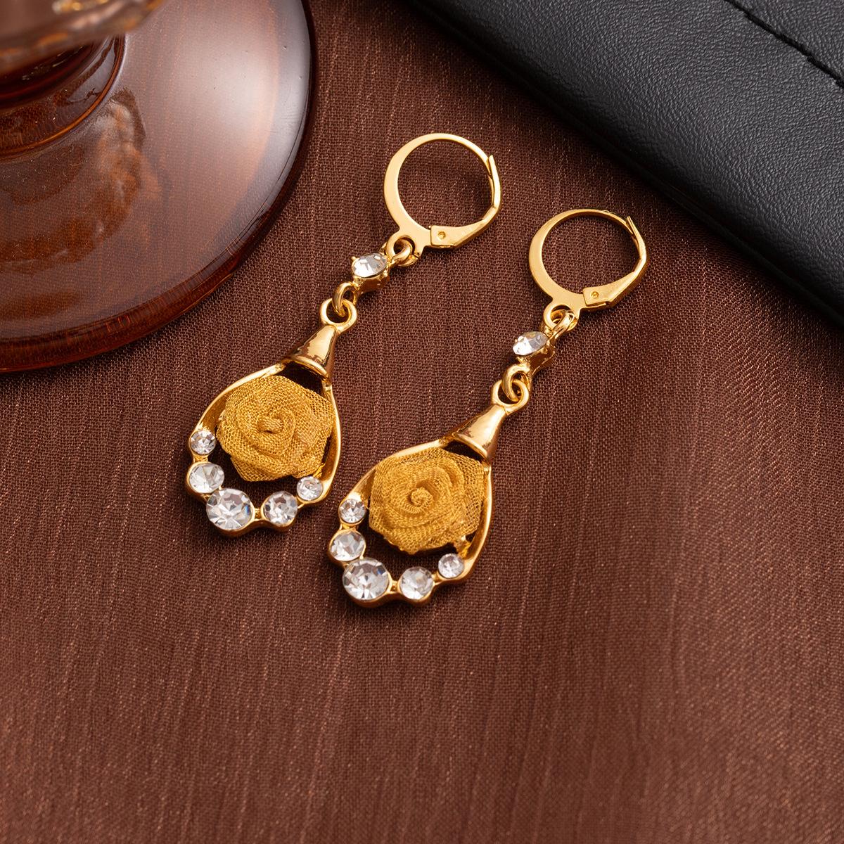 

Fashion Stud Earrings Pearl Rose Diamond Earrings Women S Light Luxury High-End Sense Unique Earrings Earrings