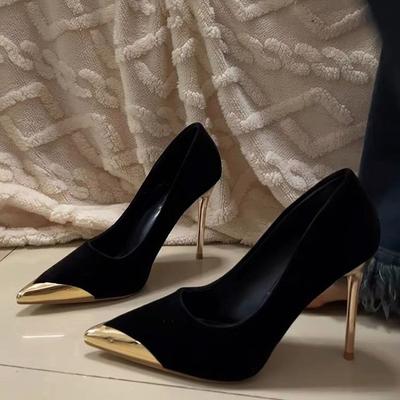 Tacchi alti in camoscio nero di lusso leggero da donna con tacco sottile 2025 nuovo autunno e inverno banchetto temperamento sorella imperiale scollato a punta singola s