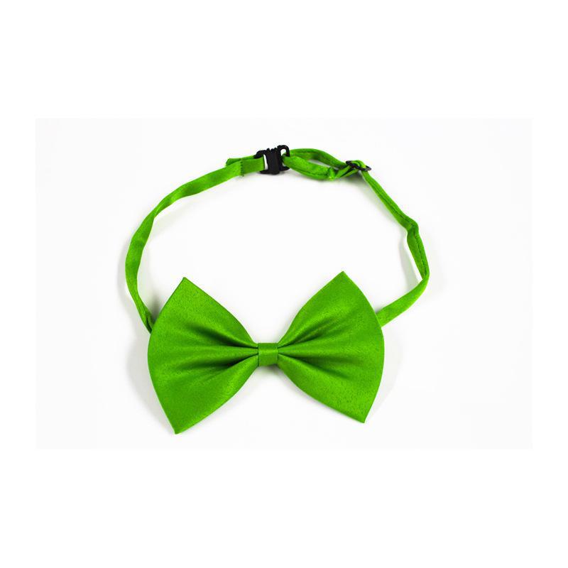 Pánský černý oblek s motýlkem pro sbor, svatby a speciální události