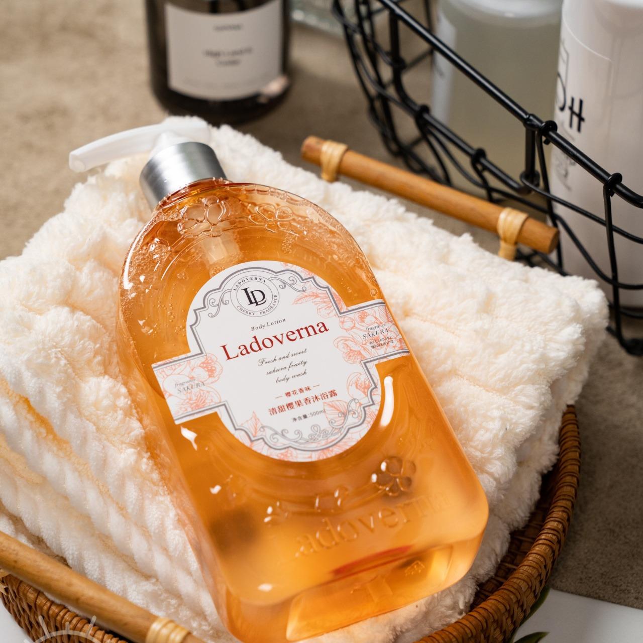 Ladoverna Ebony Rose Amino Acid Moisturizing Shower Oil 500ml - Spa-Grade Light Texture.