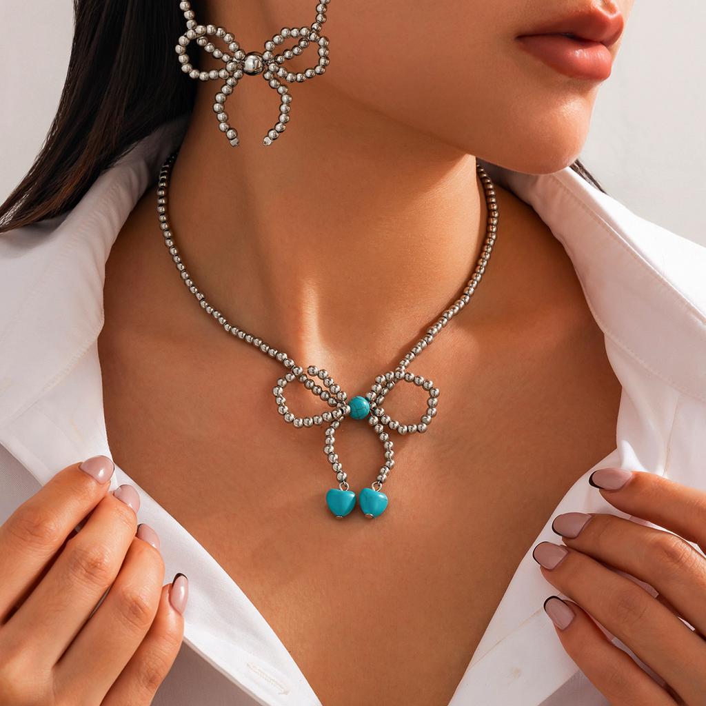 Retro beaded bow pendant collarbone necklace, niche imitation turquoise necklace