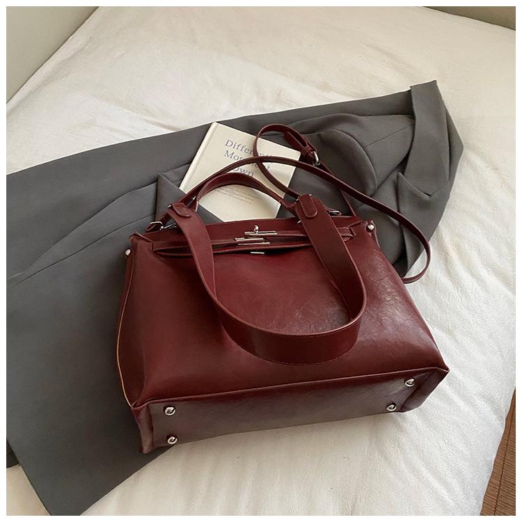 Commuting to work Large capacity retro tote bag women's 2025 new trend autumn and winter fashion versatile shoulder bag