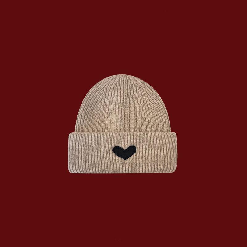 Sweet love embroidered wool hat women's winter warm versatile student knitted hat showing face small cold hat tide