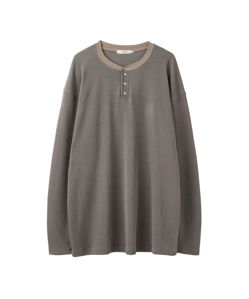 AREUBAN Pearl Button Neck Waffle Long Sleeve_Dust Beige