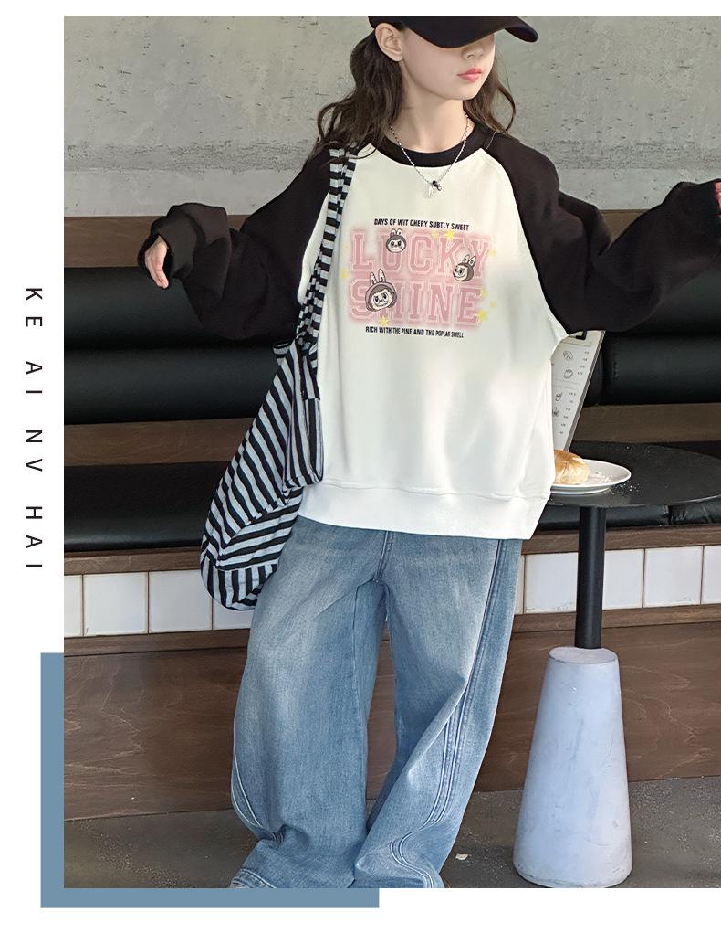 Sweatshirt im koreanischen Stil mit Farbblock für Mädchen - Herbst/Winter 2025, Buchstabenaufdruck, lässiges Oberteil mit Rundhalsausschnitt für mittlere und große Kinder