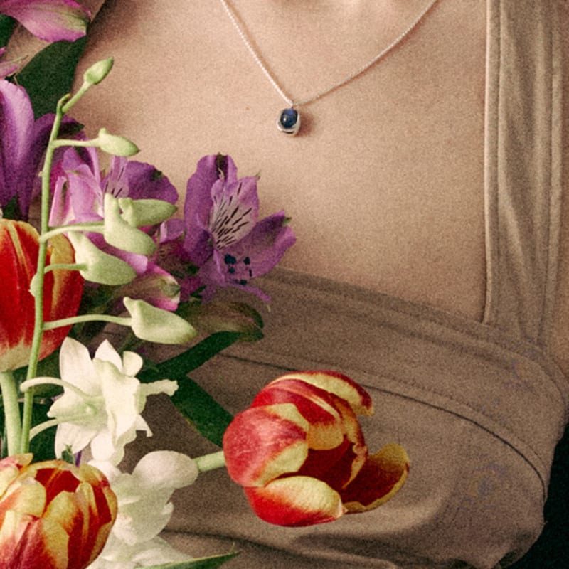 

СЦЕНА З АРХІВУ Намисто «Двоїстість кохання» Gold