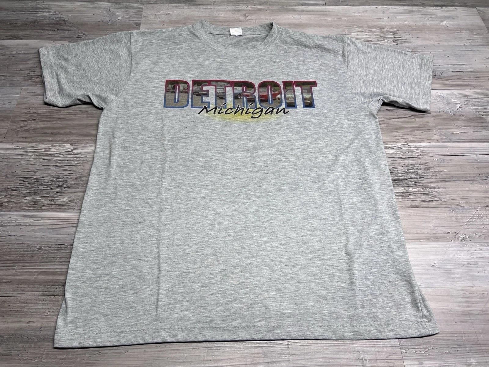 Vintage Classic Cars T-Shirt Detroit Michigan Spellout Motor City Graphic Tee XL S