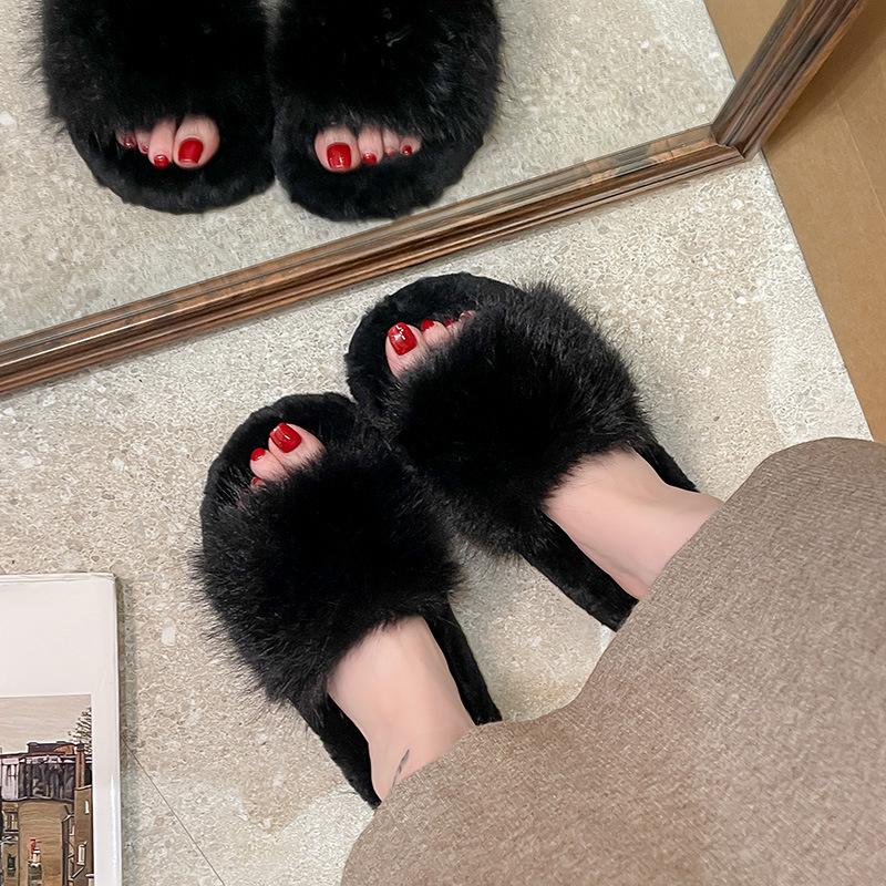 2025 New Furry Women's Fluffy Slippers: High-End, Thick Sole, Outdoor Wear, Perfect for Autumn and Winter