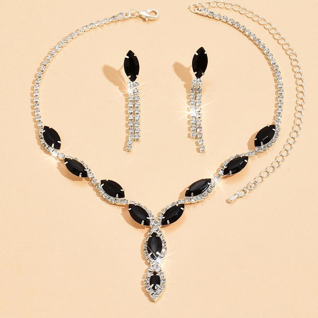 Luxury Evening Jewelry Set: European & American-Inspired Necklace, Bracelet & Earrings for Women