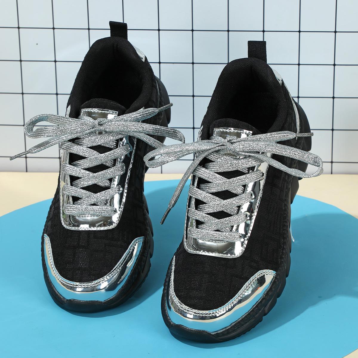 

Женские кроссовки, новая повседневная обувь, модные кроссовки, дышащие удобные уличные кроссовки 42 серебряный/чёрный