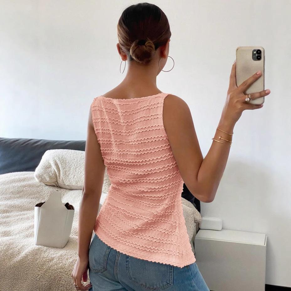 Fashionable Style Single-button Round-neck Sleeveless Fitted Tank Top In Solid Color for Ladies