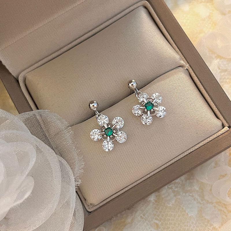 Light Luxury Palace Style Emerald Diamond Flower Earrings Flower Pendant Temperament Fashion