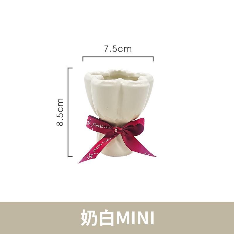 Mini Ceramic Vase for Handheld Bouquets, Home Decor Tabletop Vase, High-Value Gift for Best Friend Wedding, Creative Small Vase