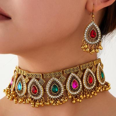 Ensemble collier et boucles d'oreilles tendance rétro avec gemme en forme de goutte d'eau pour femmes