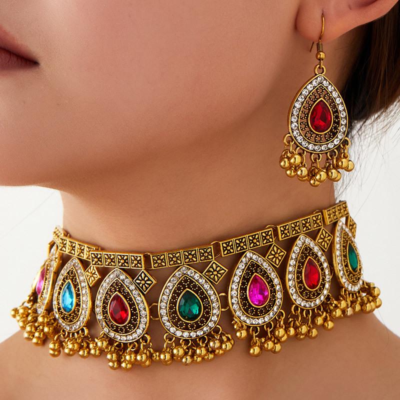 Elegant European Retro Gemstone Necklace & Earrings Set