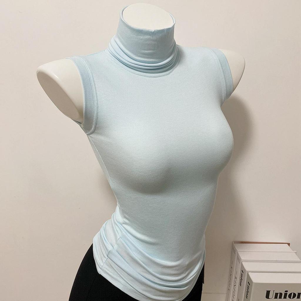 Slim-Fit, Sleeveless, High-Neck, Solid-Color Body-Hugging Top