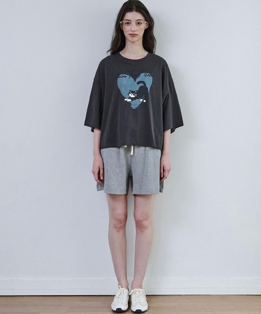 MALOUPE 5219 Heart Cat Graphic T-Shirt (Dark Gray)