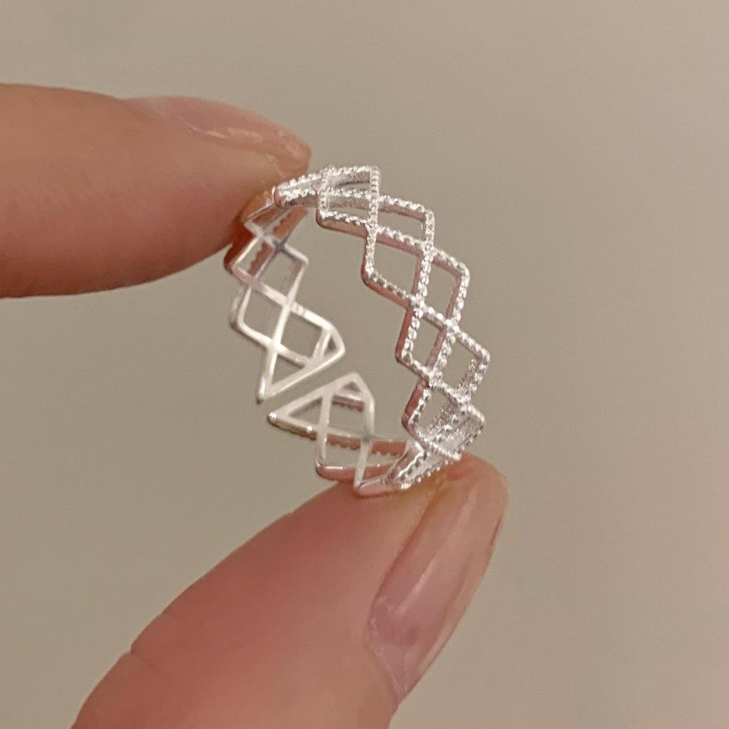 Vielseitiger Geometrischer Offener Bandring für Damen - Elegant, Stapelbar, Modisch