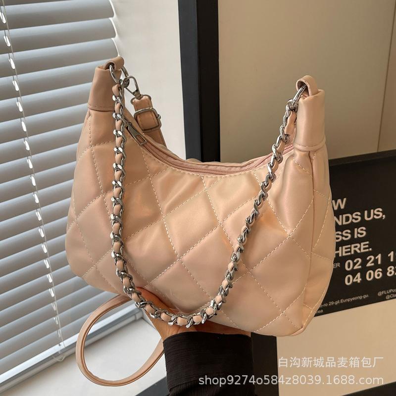 This year's popular Xiaoxiangfeng rhombus chain underarm small bag for women's 2025 new foreign style one-shoulder messenger small bag