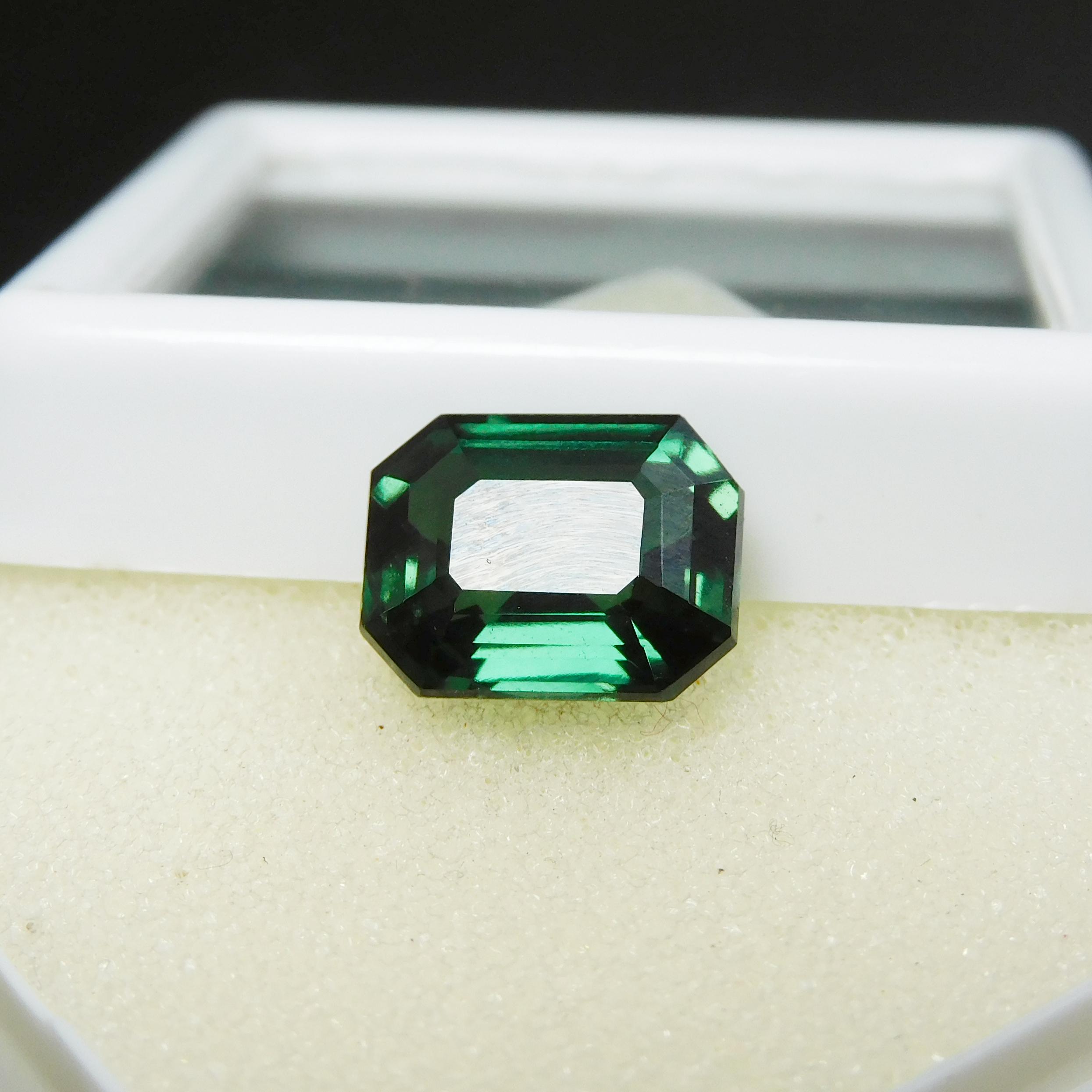 

7.70 Ct Natural Green Sapphire Emerald Cut Loose Gemstone CERTIFIED M-70-Ra 12.2 mm approx зелений